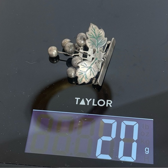 Vintage Grape Cluster Sterling Silver Brooch Taxco Mexico Signed TV 56 Artisan - Picture 8 of 8